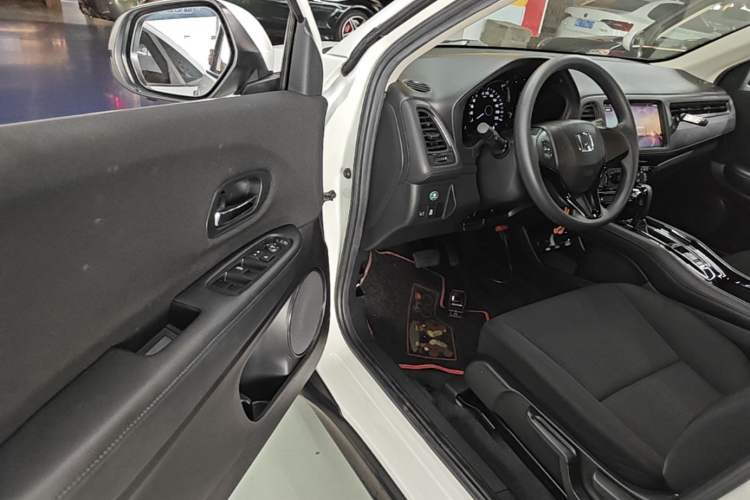 Used Honda Vezel 2017 1.5L CVT 2WD Comfort Model Driver Seat