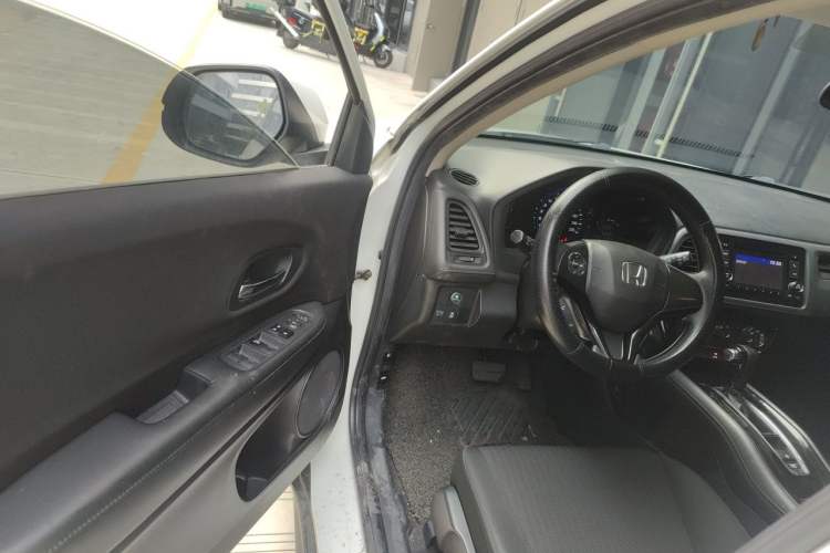 Used Honda Vezel 2017 1.5L CVT 2WD Comfort Model Driver Seat