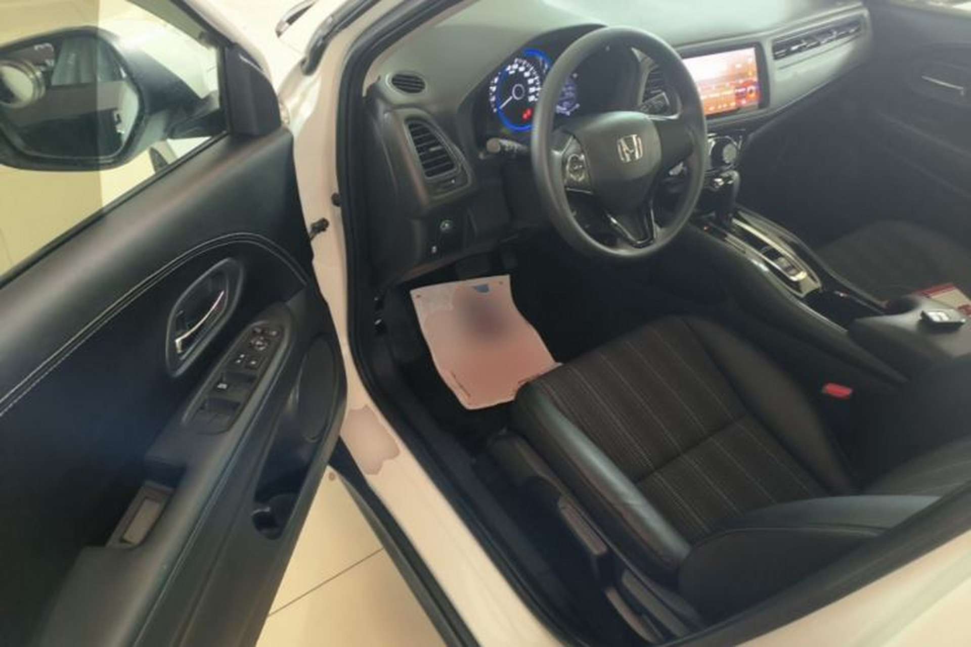 Used Honda Vezel 2017 1.8L CVT Front-Wheel Drive Pioneer Edition Driver Seat