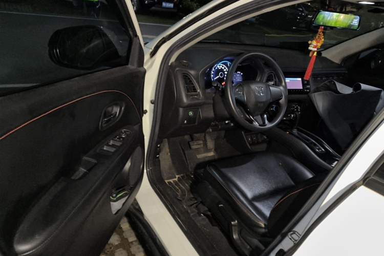Used Honda Vezel 2017 1.8L CVT Front-Wheel Drive Pioneer Edition Driver Seat