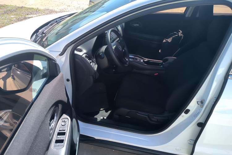 Used Honda Vezel 2017 1.5L CVT 2WD Comfort Model Driver Seat