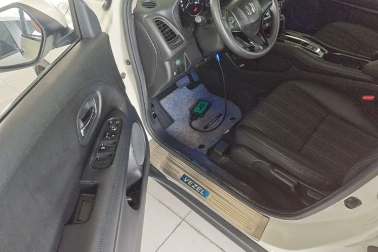Used Honda Vezel 2017 1.8L CVT Front-Wheel Drive Pioneer Edition Driver Seat
