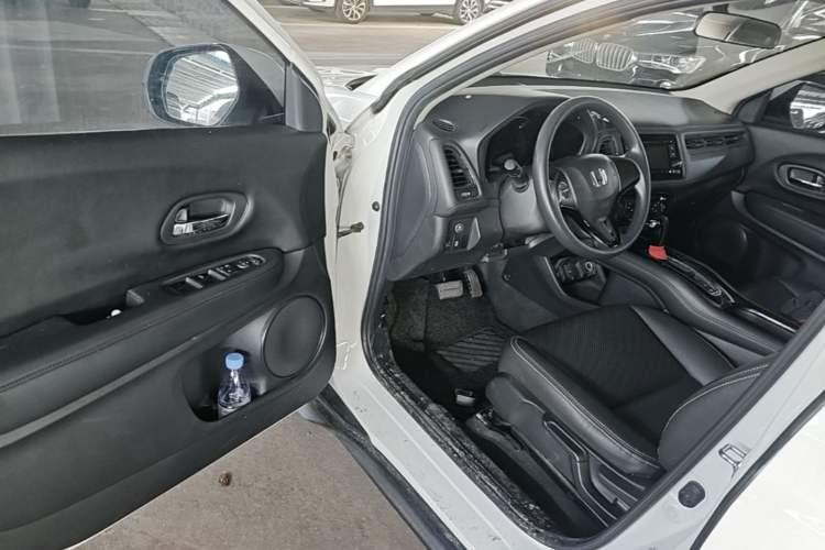 Used Honda Vezel 2017 1.5L CVT 2WD Comfort Model Driver Seat