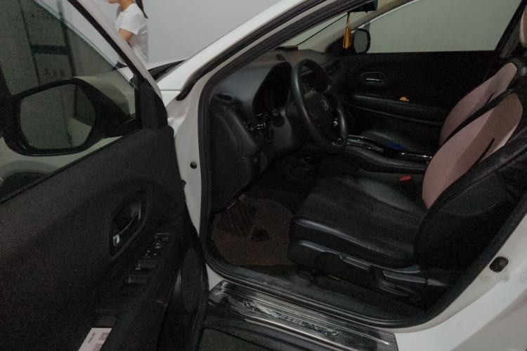 Used Honda Vezel 2017 1.8L CVT Front-Wheel Drive Pioneer Edition Driver Seat