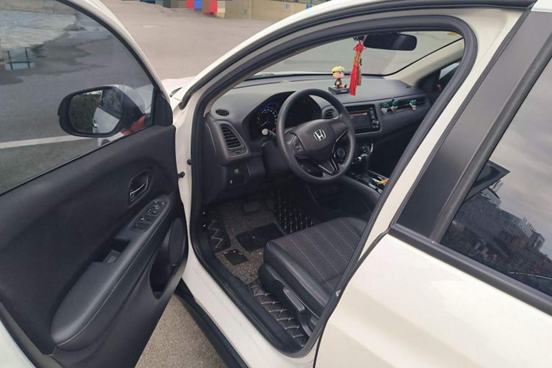 Used Honda Vezel 2017 1.8L CVT Front-Wheel Drive Pioneer Edition Driver Seat