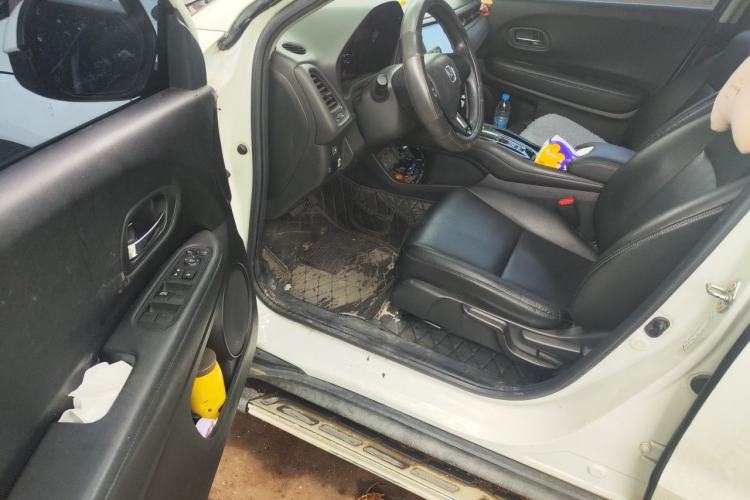 Used Honda Vezel 2017 1.8L CVT Front-Wheel Drive Pioneer Edition Driver Seat