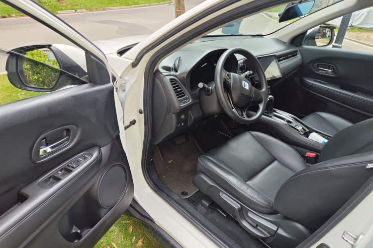Used Honda Vezel 2017 1.5L CVT 2WD Comfort Model Driver Seat