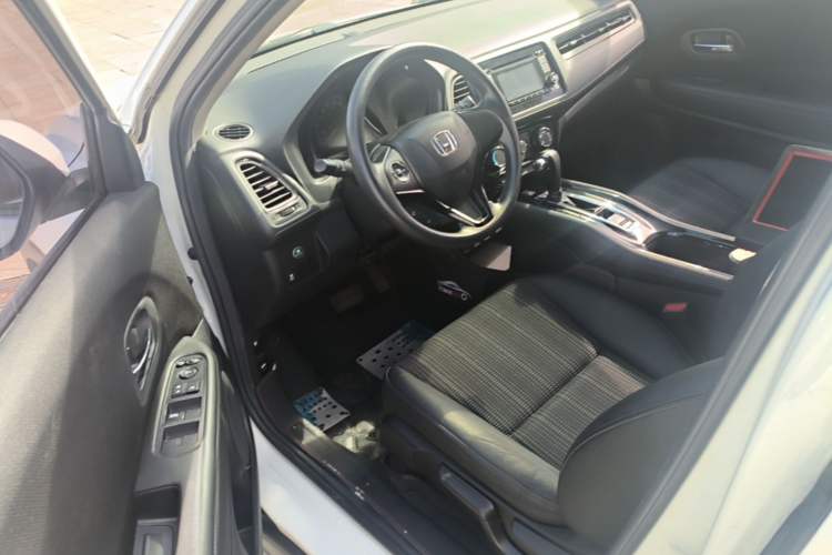 Used Honda Vezel 2017 1.8L CVT Front-Wheel Drive Pioneer Edition Driver Seat