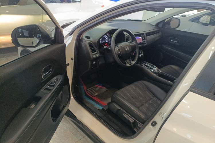Used Honda Vezel 2017 1.8L CVT Front-Wheel Drive Pioneer Edition Driver Seat