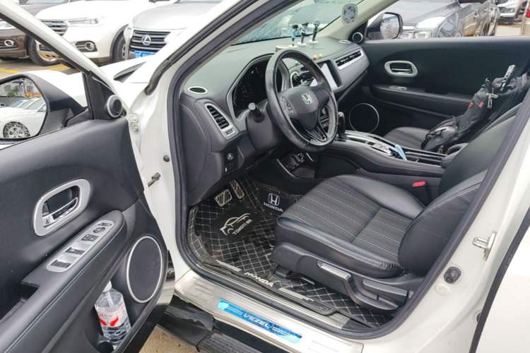 Used Honda Vezel 2017 1.8L CVT Front-Wheel Drive Pioneer Edition Driver Seat