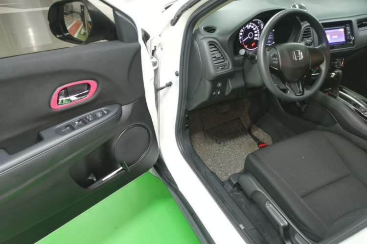 Used Honda Vezel 2017 1.5L CVT 2WD Comfort Model Driver Seat