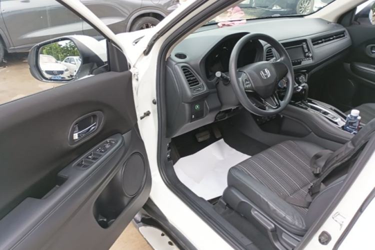 Used Honda Vezel 2017 1.8L CVT Front-Wheel Drive Pioneer Edition Driver Seat