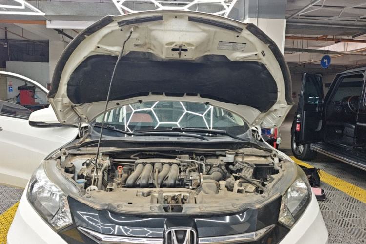 Used Honda Vezel 2017 1.5L CVT 2WD Comfort Model Engine Bay