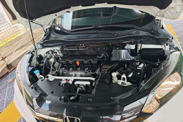 Used Honda Vezel 2017 1.8L CVT 2WD Elite Model Engine Bay