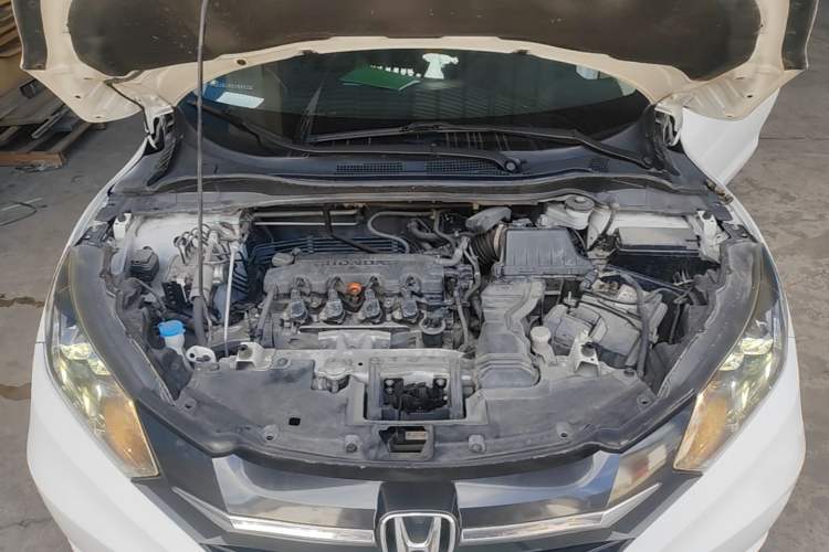 Used Honda Vezel 2017 1.8L CVT Front-Wheel Drive Pioneer Edition Engine Bay