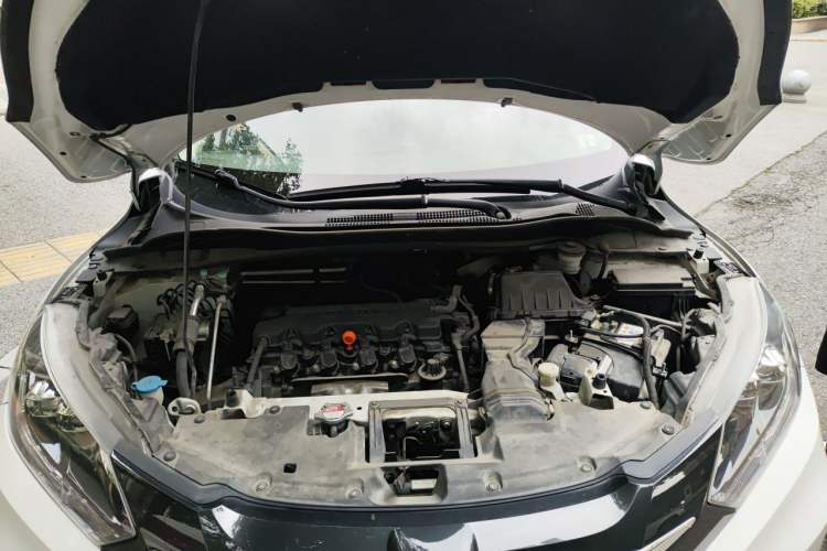 Used Honda Vezel 2017 1.8L CVT Front-Wheel Drive Pioneer Edition Engine Bay