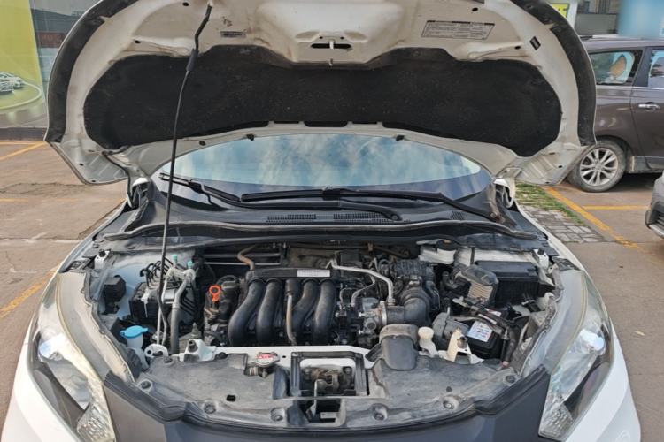Used Honda Vezel 2017 1.5L CVT 2WD Comfort Model Engine Bay