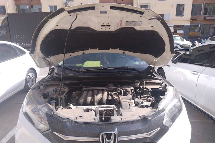 Used Honda Vezel 2017 1.5L CVT 2WD Comfort Model Engine Bay