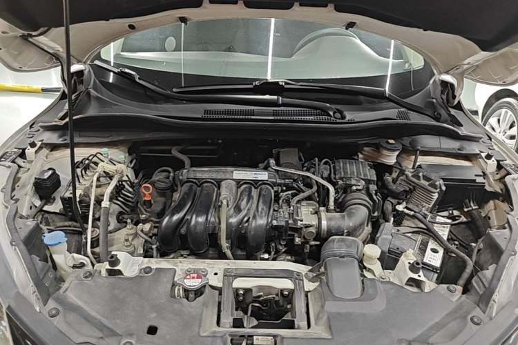 Used Honda Vezel 2017 1.5L CVT 2WD Comfort Model Engine Bay