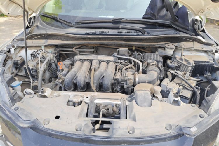 Used Honda Vezel 2017 1.5L CVT 2WD Comfort Model Engine Bay