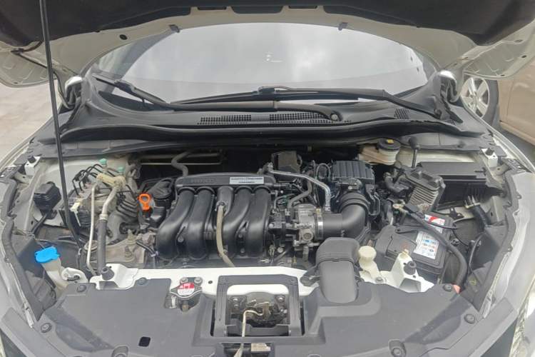 Used Honda Vezel 2017 1.5L CVT 2WD Comfort Model Engine Bay