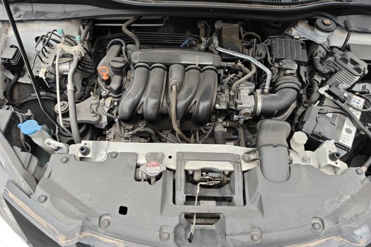 Used Honda Vezel 2017 1.5L CVT 2WD Comfort Model Engine Bay