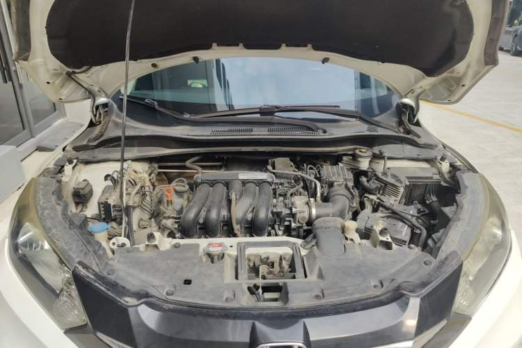 Used Honda Vezel 2017 1.5L CVT 2WD Comfort Model Engine Bay