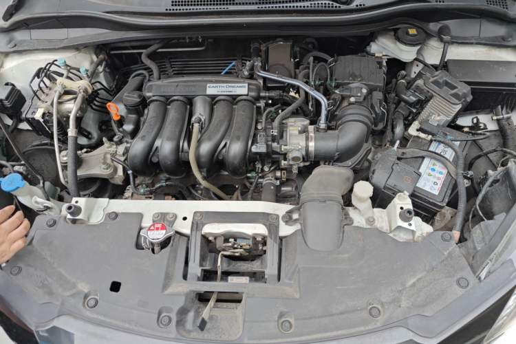 Used Honda Vezel 2017 1.5L CVT 2WD Comfort Model Engine Bay