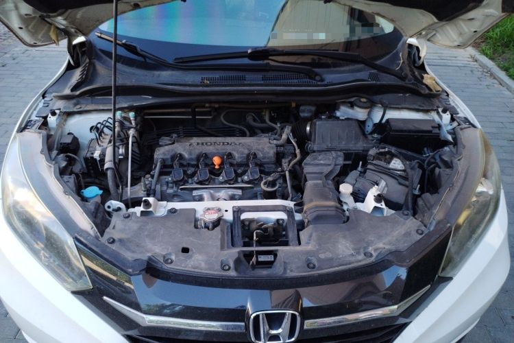 Used Honda Vezel 2017 1.8L CVT Front-Wheel Drive Pioneer Edition Engine Bay