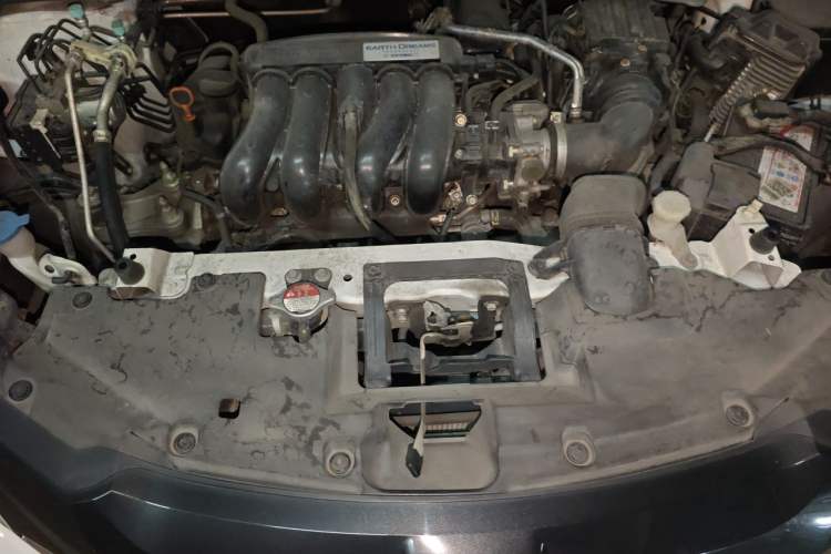 Used Honda Vezel 2017 1.5L CVT 2WD Comfort Model Engine Bay
