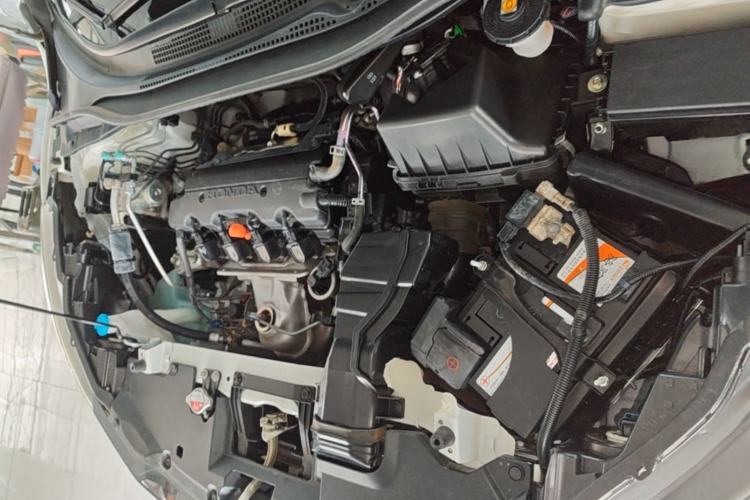 Used Honda Vezel 2017 1.8L CVT Front-Wheel Drive Pioneer Edition Engine Bay