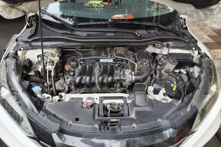 Used Honda Vezel 2017 1.5L CVT 2WD Comfort Model Engine Bay