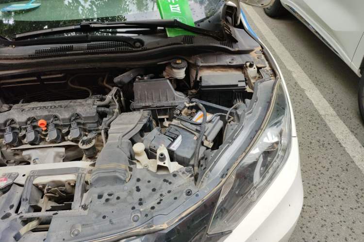 Used Honda Vezel 2017 1.8L CVT Front-Wheel Drive Pioneer Edition Engine Bay Left