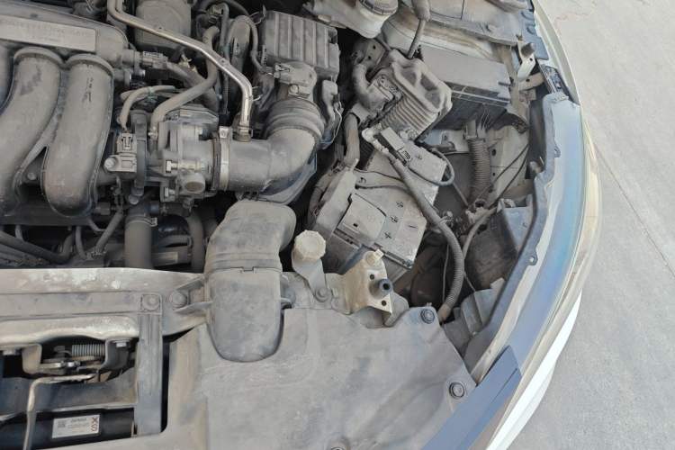 Used Honda Vezel 2017 1.5L CVT 2WD Comfort Model Engine Bay Left