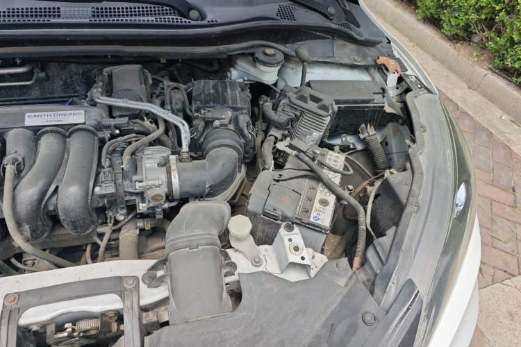 Used Honda Vezel 2017 1.5L CVT 2WD Comfort Model Engine Bay Left