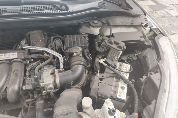 Used Honda Vezel 2017 1.5L CVT 2WD Comfort Model Engine Bay Left