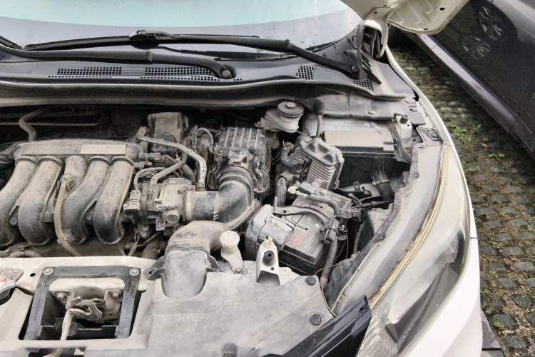 Used Honda Vezel 2017 1.5L CVT 2WD Comfort Model Engine Bay Left