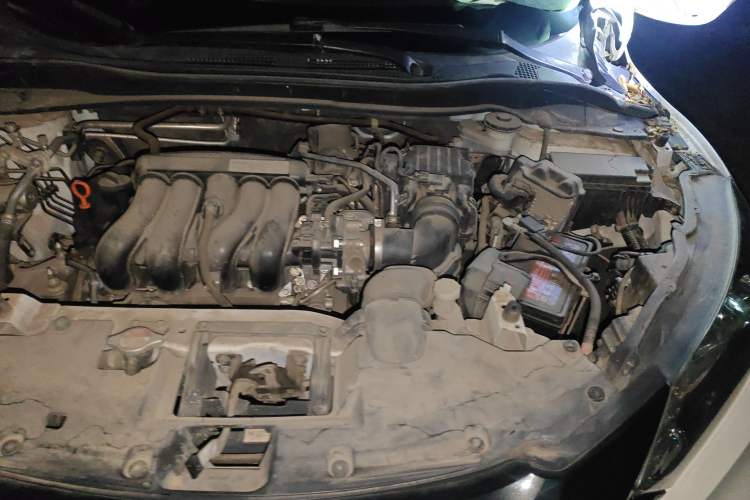 Used Honda Vezel 2017 1.5L manual two-wheel drive Comfort trim level Engine Bay Left
