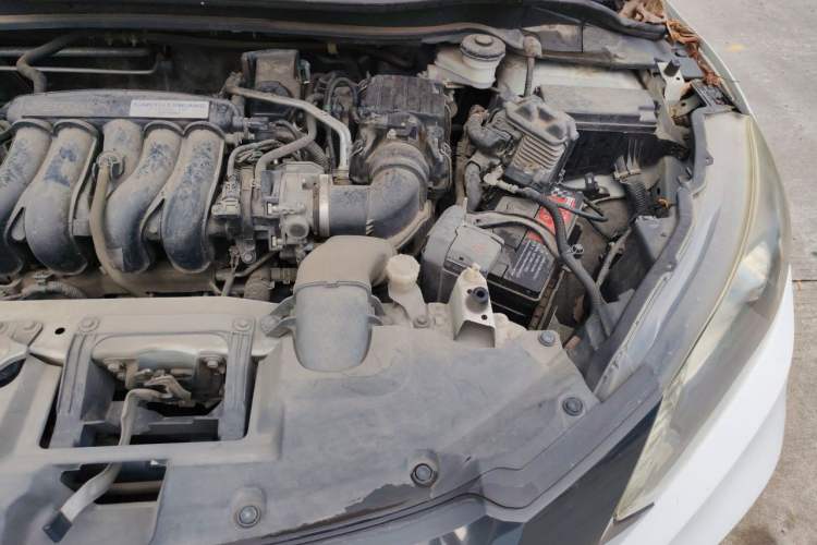 Used Honda Vezel 2017 1.5L CVT 2WD Comfort Model Engine Bay Left
