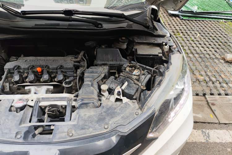 Used Honda Vezel 2017 1.8L CVT Front-Wheel Drive Pioneer Edition Engine Bay Left