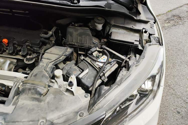 Used Honda Vezel 2017 1.8L CVT Front-Wheel Drive Pioneer Edition Engine Bay Left