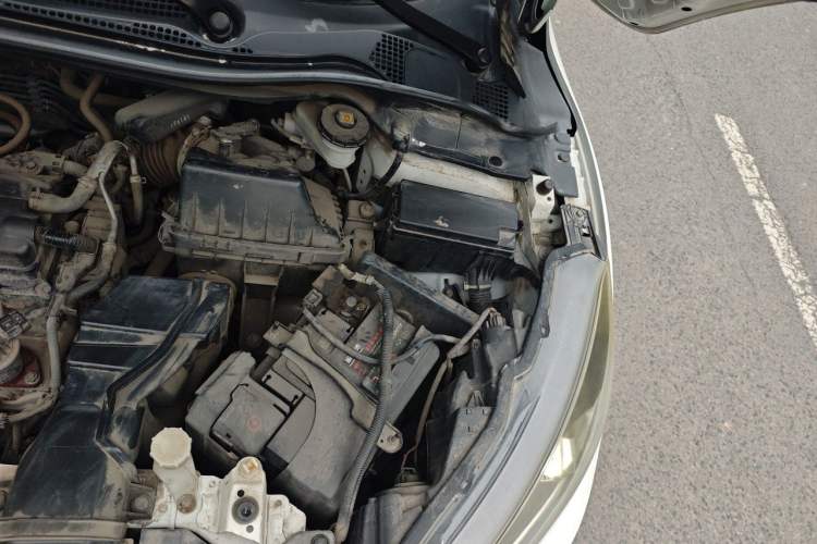 Used Honda Vezel 2017 1.8L CVT Front-Wheel Drive Pioneer Edition Engine Bay Left