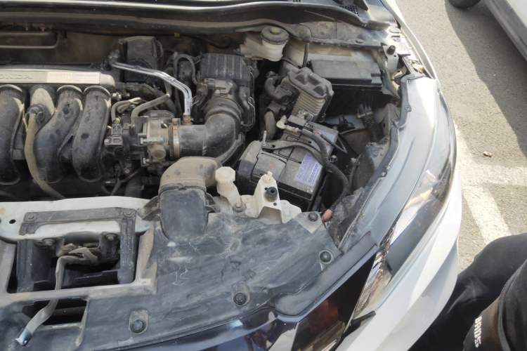 Used Honda Vezel 2017 1.5L CVT 2WD Comfort Model Engine Bay Left