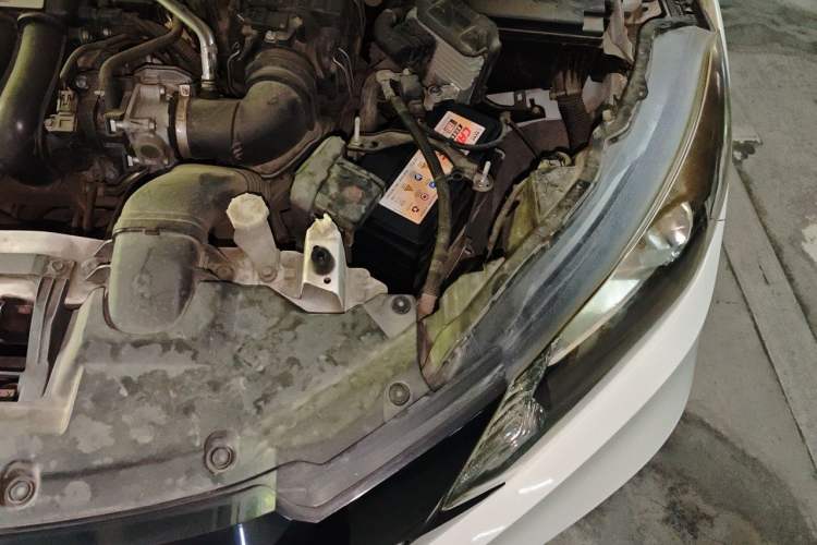 Used Honda Vezel 2017 1.5L CVT 2WD Comfort Model Engine Bay Left