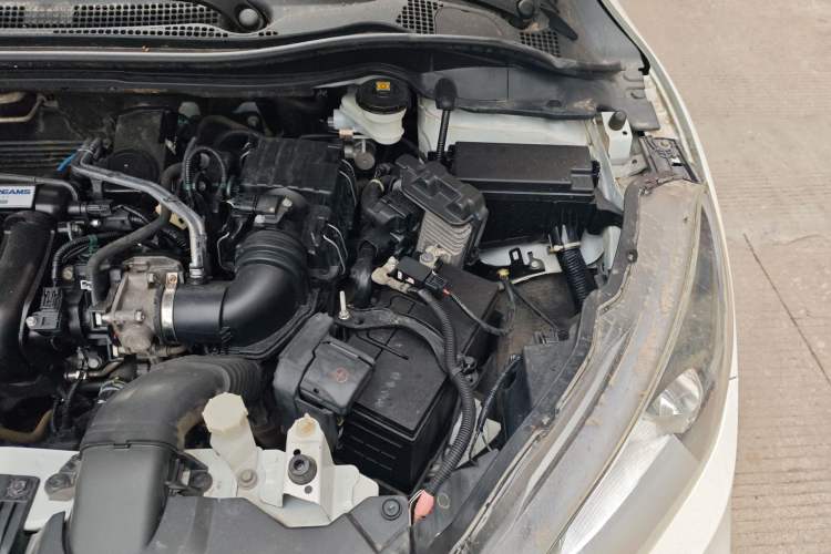 Used Honda Vezel 2017 1.5L CVT 2WD Comfort Model Engine Bay Left