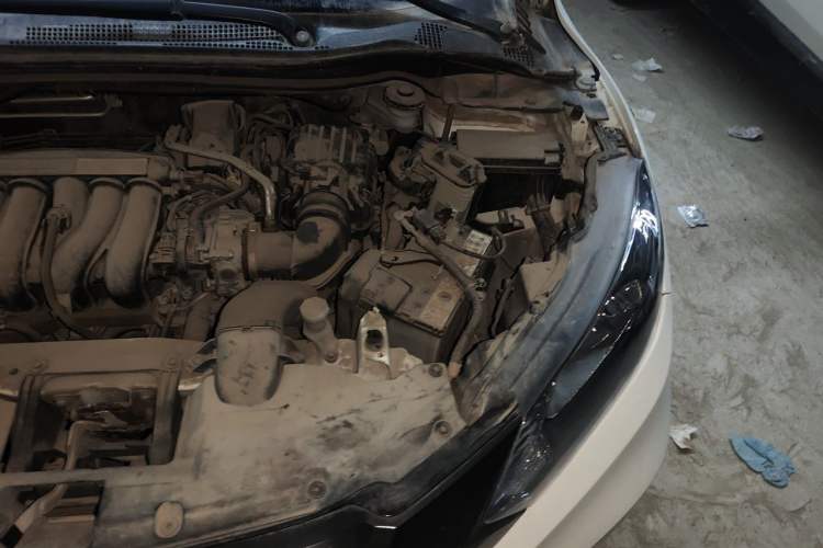 Used Honda Vezel 2017 1.5L CVT 2WD Comfort Model Engine Bay Left