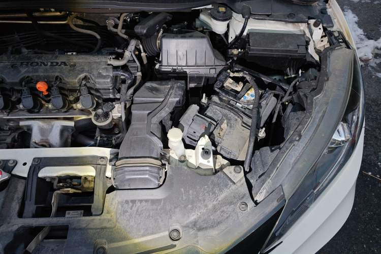 Used Honda Vezel 2017 1.8L CVT Front-Wheel Drive Pioneer Edition Engine Bay Left