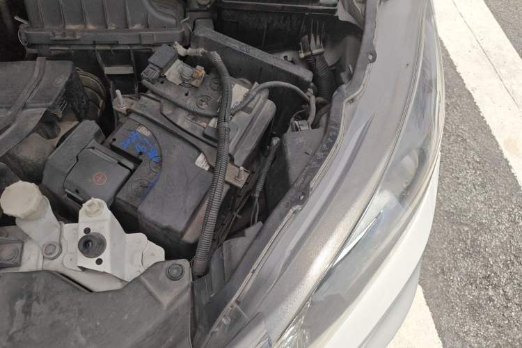 Used Honda Vezel 2017 1.8L CVT 2WD Elite Model Engine Bay Left