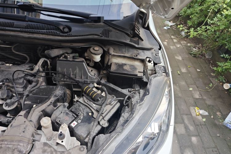 Used Honda Vezel 2017 1.8L CVT Front-Wheel Drive Pioneer Edition Engine Bay Left