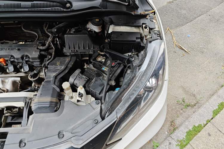 Used Honda Vezel 2017 1.8L CVT Two-Wheel Drive Luxury Model Engine Bay Left